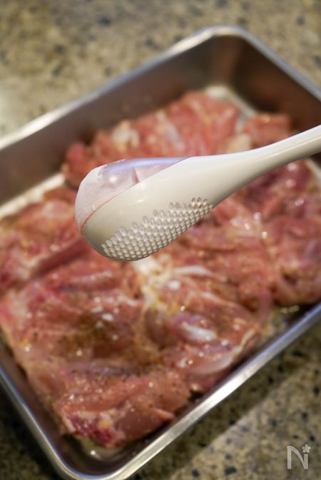 オークスの「ムダなくまぶせる粉ふるい」スプーン部分