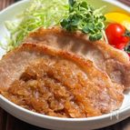 【柔らかオニオンポークソテー】こだわりぬいた自慢のソース！