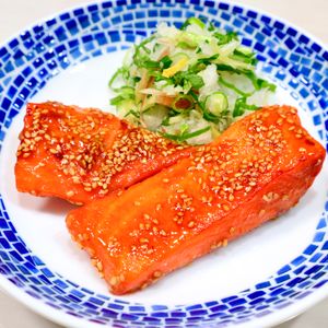 まゆの作ってみた!投稿(【鮭の甘酢ごま照り】ふっくら美味しいお魚レシピ♡)