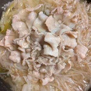 かめちゃん🐢の作ってみた!投稿(簡単絶品スープの＊豆もやしとキャベツと豚バラ鍋＊)