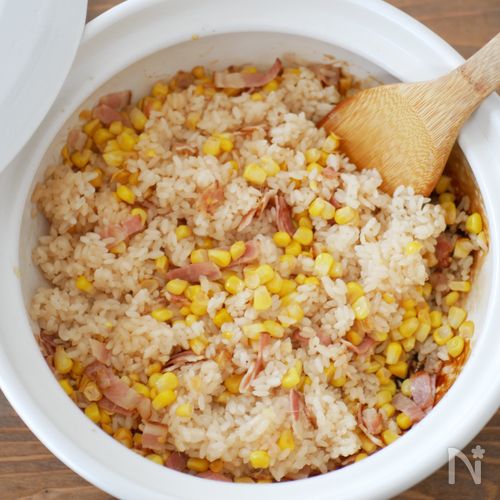 ひげごと！とうもろこしとベーコンの土鍋ごはん