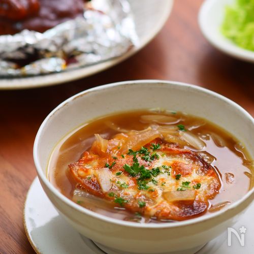 新玉ねぎのオニオングラタンスープ