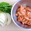 〈くらし薬膳〉豚肉と玉ねぎのクミン炒めの下準備