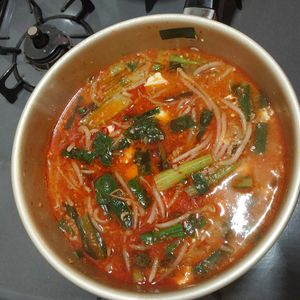 342086の作ってみた!投稿(旨辛がやみつき！【ひき肉ともやしのピリ辛ごま味噌スープ】)