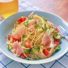 カラフル野菜の生ハム冷製パスタ