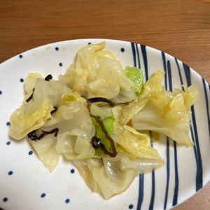 wanの作ってみた!投稿(レンジで3分！爽やか♪【キャベツの塩昆布レモン和え】食材1つ)