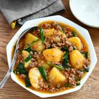 ＼お鍋一つで／じゃがいもの韓国風甘辛そぼろ煮