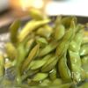 後がけのオリーブオイルが決め手‼︎旬のおつまみ『枝豆フムス』の工程1