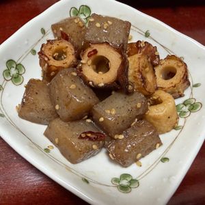りんごの作ってみた!投稿(【こんにゃくとちくわの甘辛煮】すぐできて作り置きにも◎)