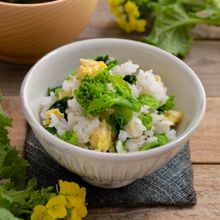 菜の花ごはん。菜の花といり卵を混ぜ込んだ春の味。