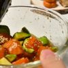 10分で完成!切って混ぜるだけ【サーモンポキ丼】の工程3