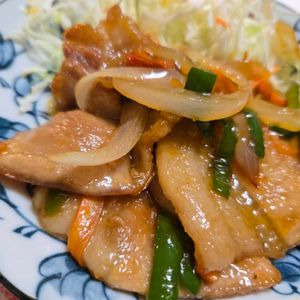 てんてんですの作ってみた!投稿(行列の定食屋さんの🍚うま辛スタミナ☆豚の生姜焼き定食🤩)