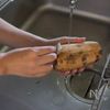 【材料3つで簡単♡】とんでもなく美味しい！フライドれんこんの工程1