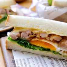 ランチやピクニックに!耳まで美味しい『照りたまチーズサンド』