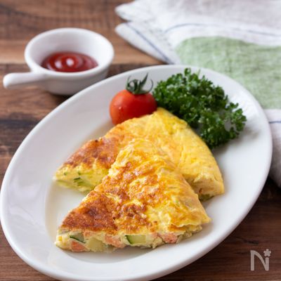 【旬おかず】ズッキーニとサーモンのスパニッシュオムレツ
