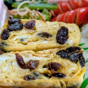 まゆのの作ってみた!投稿(【お弁当】レーズン入り甘い卵焼き)