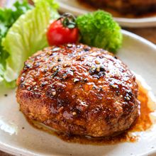 【照り焼きペッパーバーグ】厚揚げで手間要らず♡ワンパン調理！
