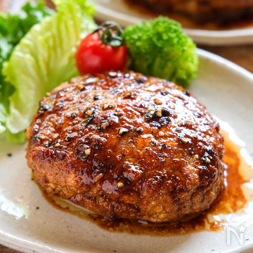 【照り焼きペッパーバーグ】厚揚げで手間要らず♡ワンパン調理!