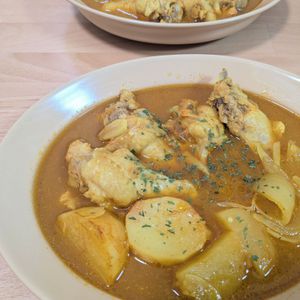 ゆいの作ってみた!投稿(【ほろほろ手羽元のバターカレー煮込み】全部入れて煮るだけ！)
