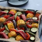 並べて焼くだけ！ジョンソンヴィルと夏野菜のゴロゴロ焼き