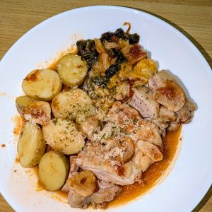 joe sanの作ってみた!投稿(レンジで簡単♪トマト缶不要♪春野菜と鶏肉のガリトマ煮込み)
