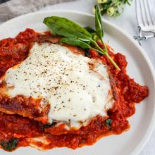 【簡単イタリアン】鶏もも肉のピザ職人風