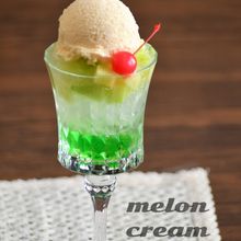 泡だらけにならない!フレッシュメロンクリームソーダ