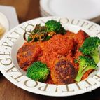 【ミニバーグのトマト煮】手軽にできる、クリスマスの一品♪