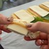〖 ジュワッとろ〜り 〗ベーコンチーズのきつね巻きの工程4