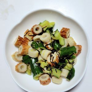 ふうかの作ってみた!投稿(5分で完成！【きゅうりとちくわの胡麻塩昆布和え】胡麻油香る♩)