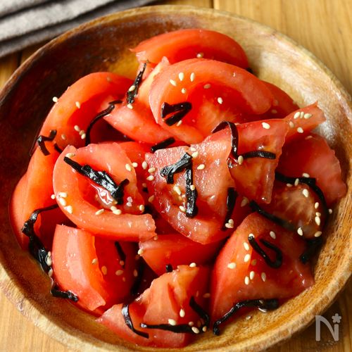 5分で完成！【トマトの塩昆布ポン酢和え】さっぱりおいしい♩