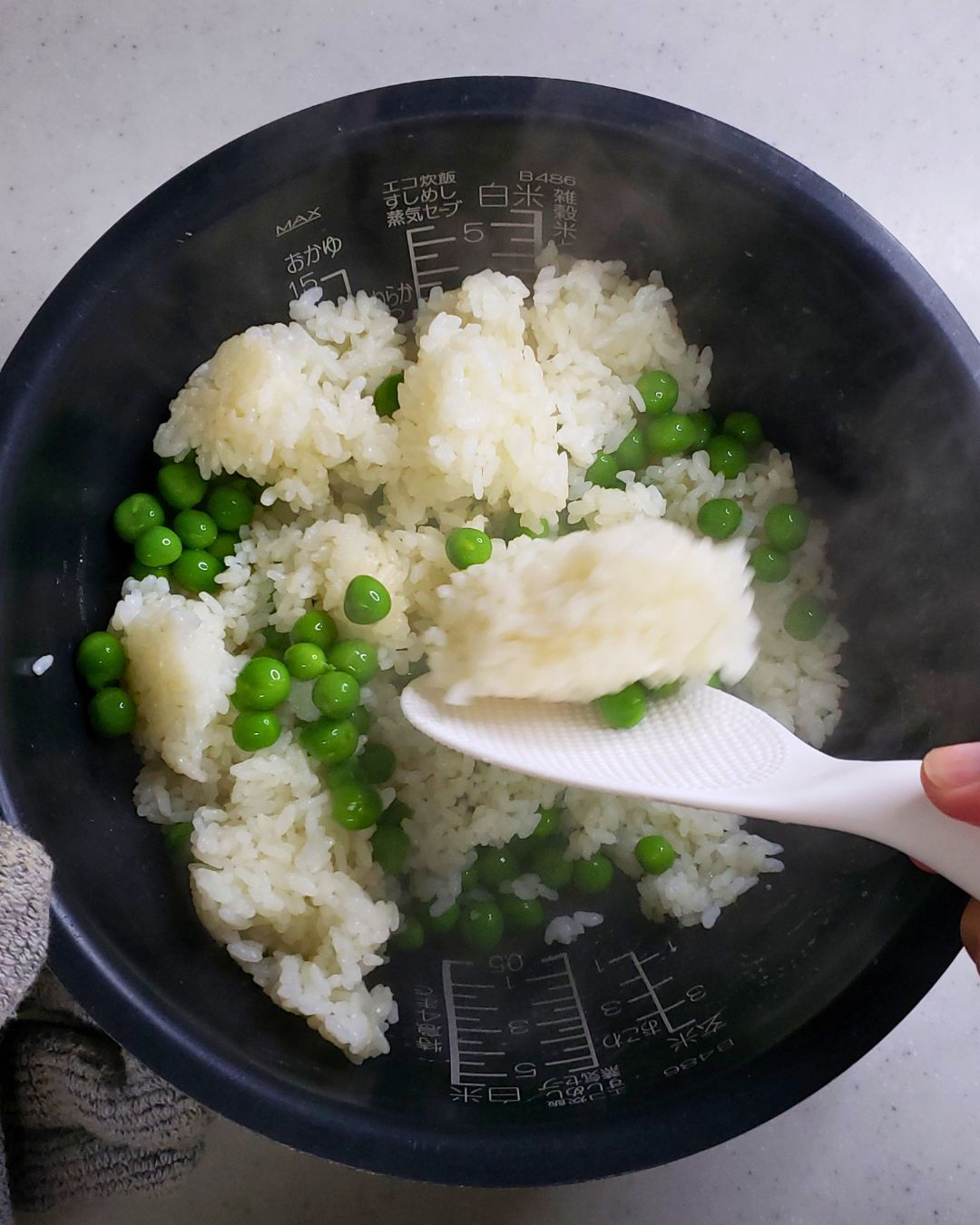 鮮やか＆シワなし！わが家の【豆ごはん】 | レシピサイトNadia