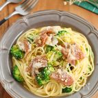 和えるだけ♫生ハムとブロッコリーのカルボナーラ風パスタ