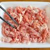 〖ご飯が進む〗豚こまのケチャポン照り焼き!子どもも喜ぶの工程1