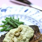 鯖のムニエル　たっぷりのアボカドマヨソースを添えて
