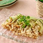 レンジで簡単＊えのきだけのズッキーニ巻き