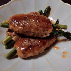 葉名の作ってみた!投稿(薬味たっぷりつくねをまとった♪甘辛アスパラガス)