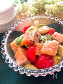 サーモンとアボカドのセビーチェ