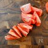【1分で完成】トマトの概念が変わる！シビ辛×マヨの麻辣トマトの工程1