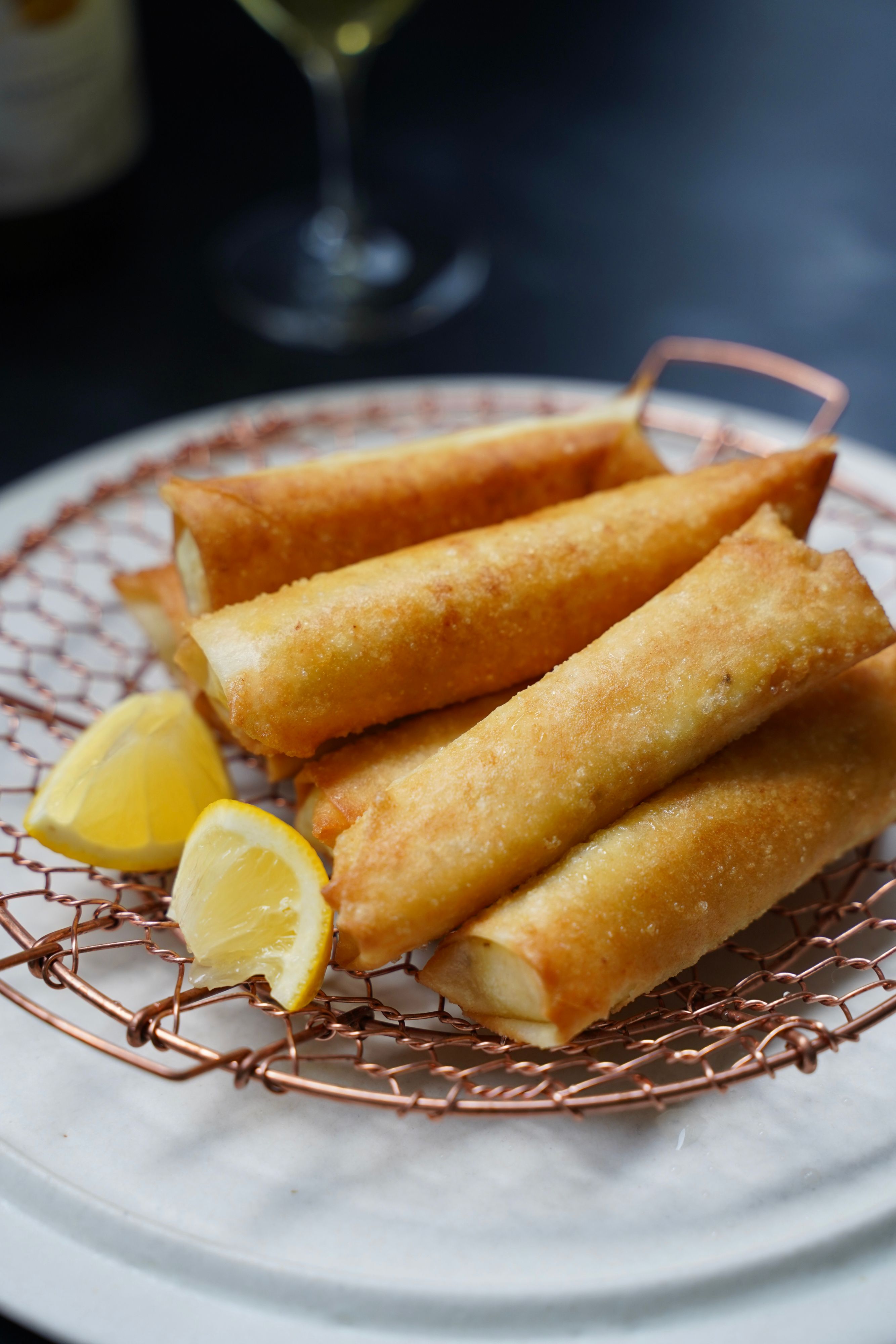 じゃがいもとタルタルのスパイス春巻き | レシピサイトNadia