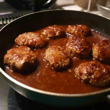 つなぎに納豆と米粉！？むちっとハンバーグ