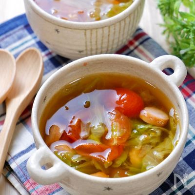 簡単おいしい♡『ウインナーとレタスとミニトマトの中華スープ』