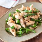 【鶏むね肉の青椒肉絲】ヘルシーなのにしっとりジューシー