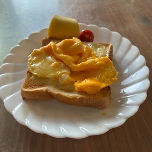 シャオランの作ってみた!投稿(【cafeのような】
とろ〜りたまごのマヨチーズトースト)