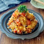 ピリ辛ダレがおいしい♩たっぷりトマトの油淋鶏