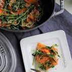 お肌に嬉しいお手頃常備菜♪豆苗と人参のオイル蒸し