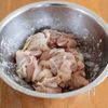 『鶏肉と新じゃがのにんにく醤油炒め』照りっと絶品♡やみつき♪の工程1