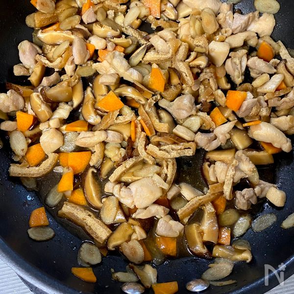 鶏五目おこわ】炊飯器で♪もちもちご飯が大人気◎お祝いに◎ | レシピ