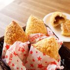 手捏ねでふんわりカリカリ焼きカレーパン
