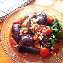 暑い日にぴったり♡なすとミニトマトのレンチンイタリアンサラダ